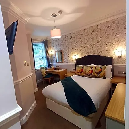 Fox And Pheasant Мини-отель 4*