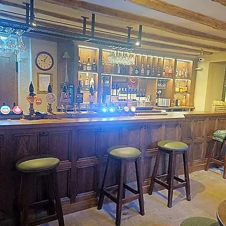 Fox And Pheasant Мини-отель 4*