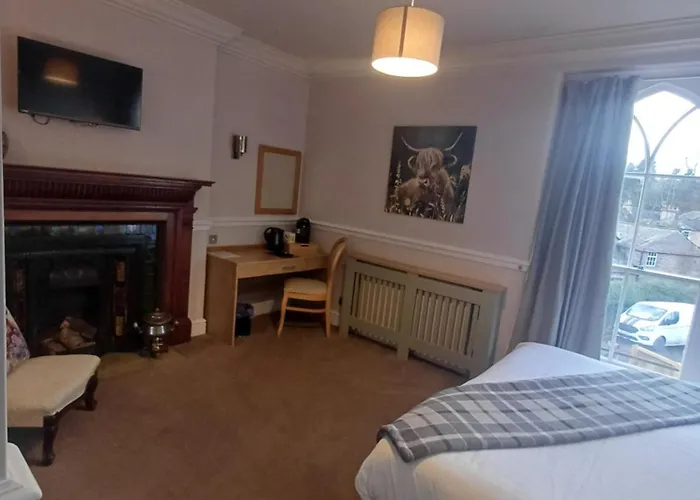 אורחן Fox And Pheasant 4*