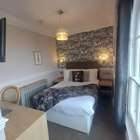 Fox And Pheasant 여관